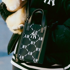 Túi MLB Dia Mono Jacquard Phone Pouch New York Yankees Black