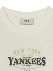 Áo Croptop MLB Women's Varsity Vintage Washed Graphic Crop Short Sleeve T-Shirt New York Yankees Cream