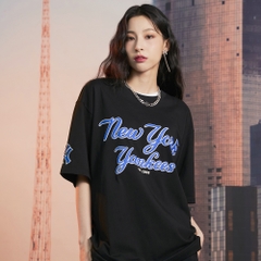 Áo Thun MLB Cursive Overfit New York Yankees Black