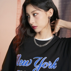 Áo Thun MLB Cursive Overfit New York Yankees Black
