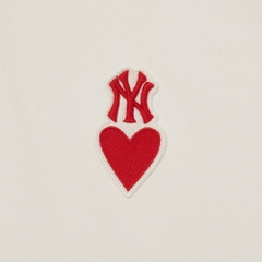 Áo Polo MLB Heart Small Logo Comfortable Fit New York Yankees Ivory
