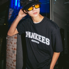 Áo Thun MLB Korea Varsity Logo New York Yankees Black