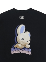 Áo Thun MLB Oversized Short-Sleeve T-Shirt Featuring Bernie's Back Graphic LA Dodgers Black