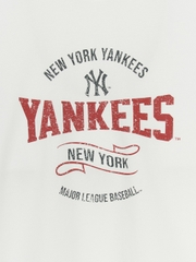 Áo Thun MLB Varsity Vintage Color Graphic Overfit Short Sleeve T-Shirt New York Yankees Ivory