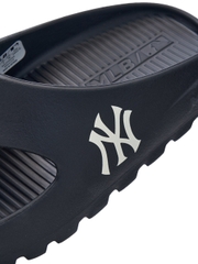 Dép MLB Skipper Flip Flop New York Yankees Black
