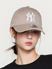 Mũ Lưỡi Trai MLB Signature Unstructured Ball Cap New York Yankees Beige [Karina PICK]