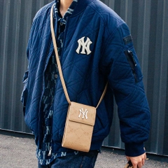 Túi MLB Dia Monogram Embo Phone Pouch New York Yankees Beige