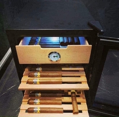 Tủ trữ cigar Klarstein 23 lít