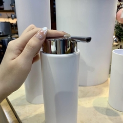 BỘ DỤNG CỤ PHÒNG TẮM WENKO