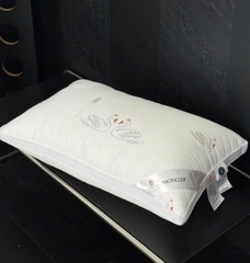 Set 2 gối Moncler size 48x74cm