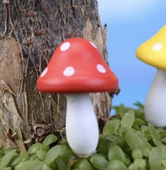 เห็ดไม้ ชุด 5 ดอก - สีแดง (ขนาด 2.2x 4ซม.)