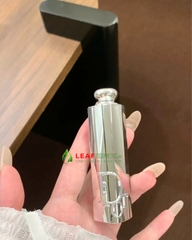 Son Dior Addict Glass 906 Talk My Dior – Màu Đỏ Nâu (Vỏ Bạc)