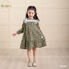 Váy bé gái dài tay Xanh hoa nhí cào bông phối ren cổ vuông A0281