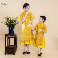 Áo dài thêu hoa sen 2 màu sắc đỏ vàng AD02