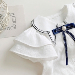 Áo sơ mi trắng cổ sen thêu kèm nơ ngọc A0903