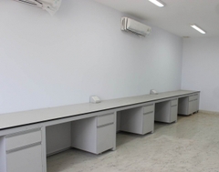 Bàn Thí Nghiệm Áp Tường