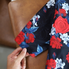 ao-so-mi-hoa-tiet-vai-lua-dark-roses-aesthetic-v35