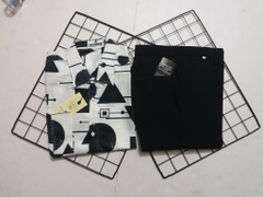 Set áo sơ mi vuông tròn phối với quần tây đen công sở