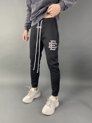 Quần Jogger Thun Đen Họa Tiết Nhỏ