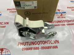 Cao su chân máy Mercedes - Benz GLA250