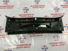 Ốp đứng khóa ngậm cốp sau Mercedes - Benz W205 A2056908104