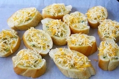 Phô mai mozzarella mix cheddar cheese Arla túi 1kg -  ARLA MOZZARELLA & RED CHEDDAR CHEESE