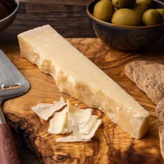 Phô mai cứng Ý - Italian Hard Cheese (Parmesan Cheese) 1KG