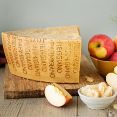 Phô mai cứng Ý - Italian Hard Cheese (Parmesan Cheese) 1KG