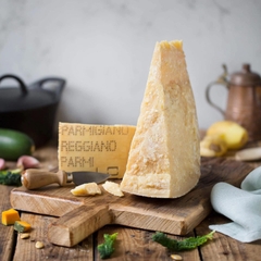 Phô mai cứng Ý - Italian Hard Cheese (Parmesan Cheese) 1KG