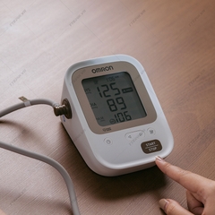 Máy đo huyết áp bắp tay OMRON JPN750