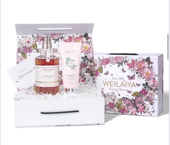 [Hộp Hoa] Sét Quà Tặng Sữa Tắm Hoa Hồng + Serum Trắng Da Weilaiya