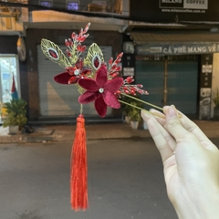 Trâm cài tóc cô dâu hoa nhung đỏ kèm hoạ tiết đuôi công độc đáo  giangpkc-phu-kien-thoi-trang