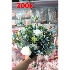 Hoa cầm tay cô dâu
