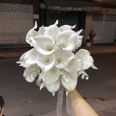 Hòa Nhịp Hạnh Phúc Bó Hoa Cưới cầm tay cô dâu Hoa Bách Hợp trăm năm hạnh phúc hoa vải  giangpkc-phu-kien-thoi-trang