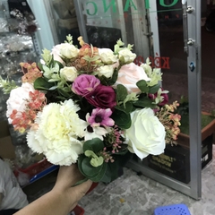 Hoa cầm tay cô dâu mẫu mới