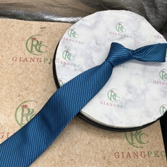 Cà vạt nam màu xanh đậm kẻ xéo mẫu tự thắt 8cm mới đẹp 2023 Giangpkc