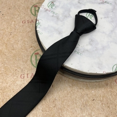 Cà vạt nam mẫu thắt sẵn dây kéo 6cm màu đen kẻ ziczac mới nhất 2023 Giangpkc