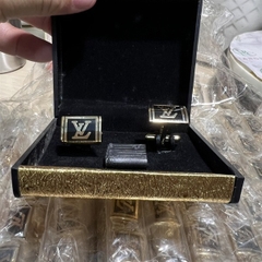 Khuy măng set vuông màu đen viền vàng kèm hộp đựng mẫu mới t2/2024
