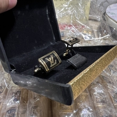 Khuy măng set vuông màu đen viền vàng kèm hộp đựng mẫu mới t2/2024
