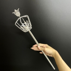 Quyền trượng trao giải mẫu mới