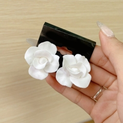Bông tai cô dâu hoa trắng mẫu bông tai kẹp đẹp nhẹ nhàng cho ngày cưới
