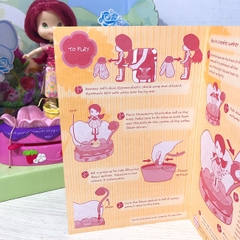 Cô bé dâu tây - tắm vòi sen