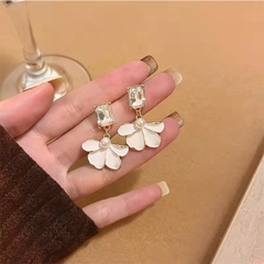 [L1] Bông tai LUNA EYES thời trang cao cấp
