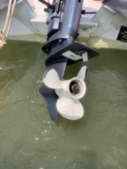 69W-45952-00 chân vịt nhôm 11-3/8 x 12G rất phổ biến cho máy 40–60HP Yamaha