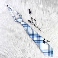 Cà vạt nữ phi bóng họa tiết caro thắt sẵn C09