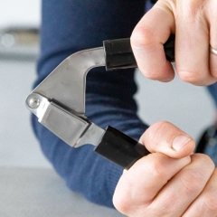 Dụng cụ ép tỏi Classic KITCHENAID màu đen