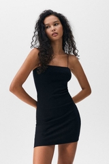 Váy hai dây dáng ôm ngắn Pull&Bear Auth New Tag có sẵn 4390/354 4390354