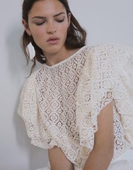 Áo blouse ren thêu hoa, vạt cánh dơi xếp lớp Zara Auth New Tag có sẵn 3859/104 3859104