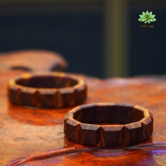 Vòng Hoàng Đàn Tuyết - Đen Mật Chìm Thấu Quang 18x18