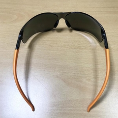 Kính bảo hộ lao động Kings màu đen KY2222 chống vỡ vụn và chặn đến 99% tia cực tím gây hại